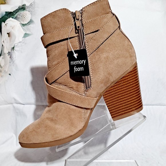 a.n.a Shoes - ANA SUEDE HEEL ANKLE BOOTS SIZE 7.5